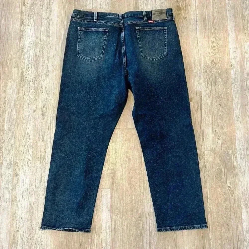 Mens Wrangler Relaxed Fit Jeans - 42x30
